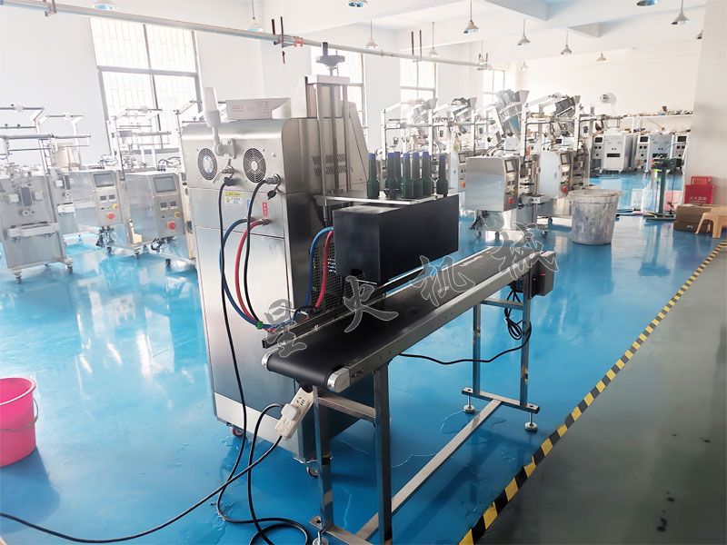 塑料瓶鋁箔封口機